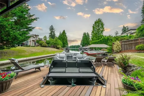 5129 W Tapps Drive E Lake Tapps WA 98391
