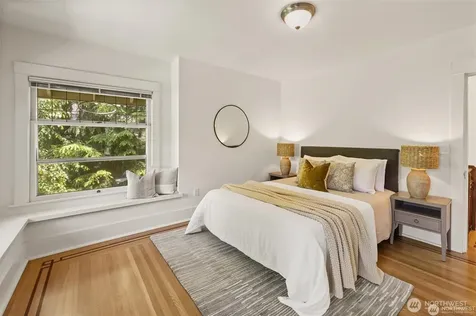 938 18th Avenue E Seattle WA 98112
