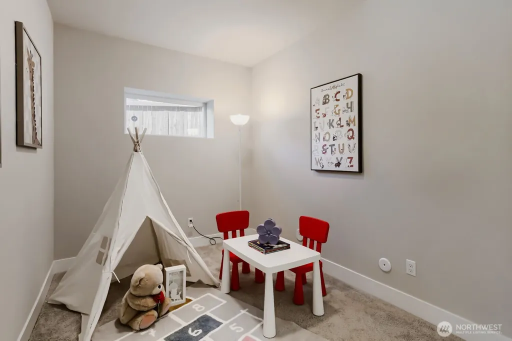 3932 242nd Street SE Bothell WA 98021