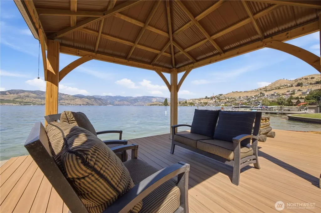 93 Lord Acres Road Chelan WA 98816