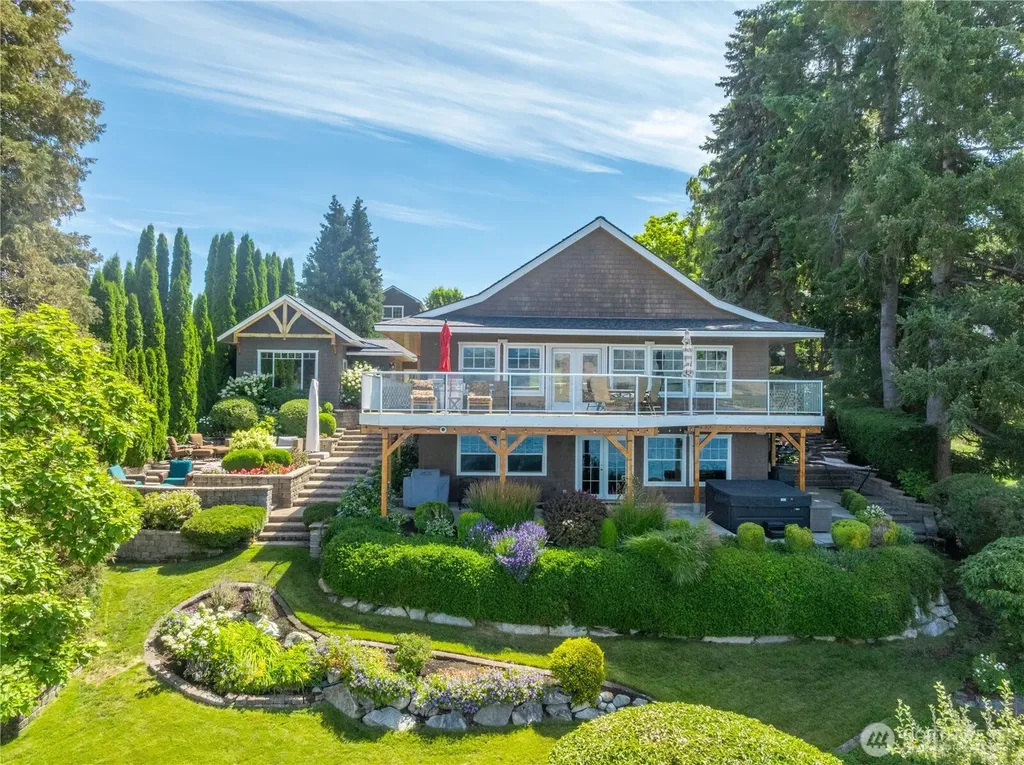93 Lord Acres Road Chelan WA 98816