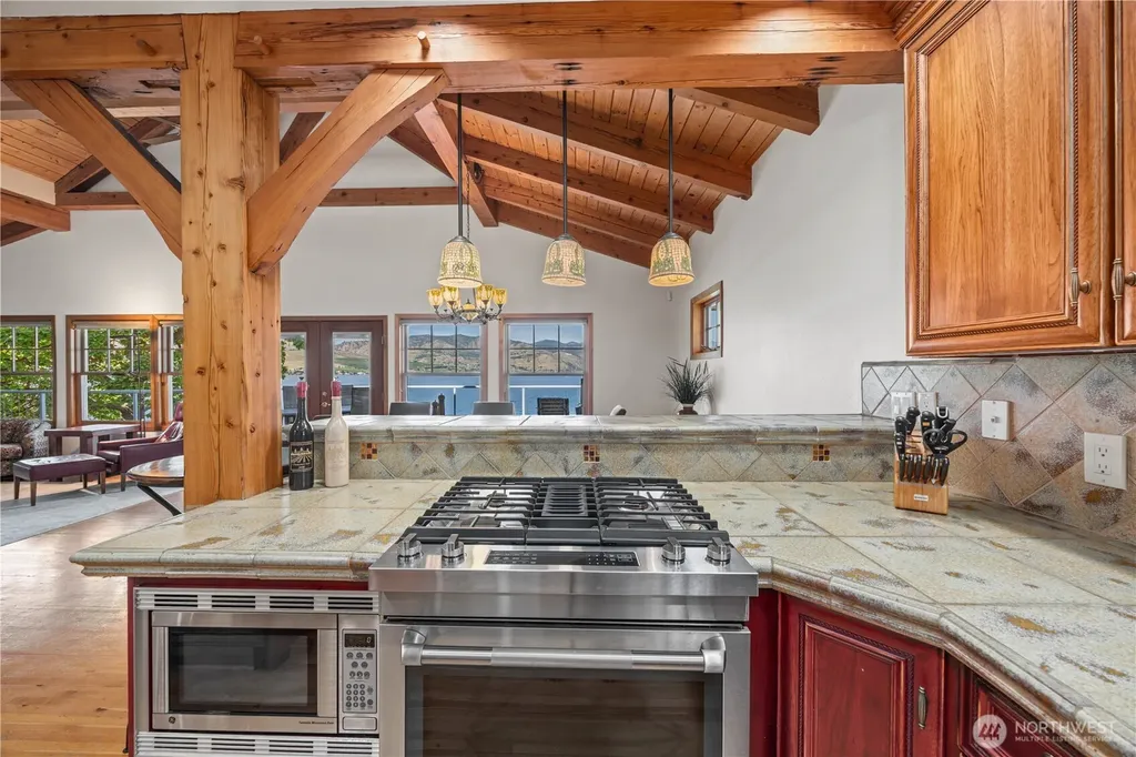 93 Lord Acres Road Chelan WA 98816