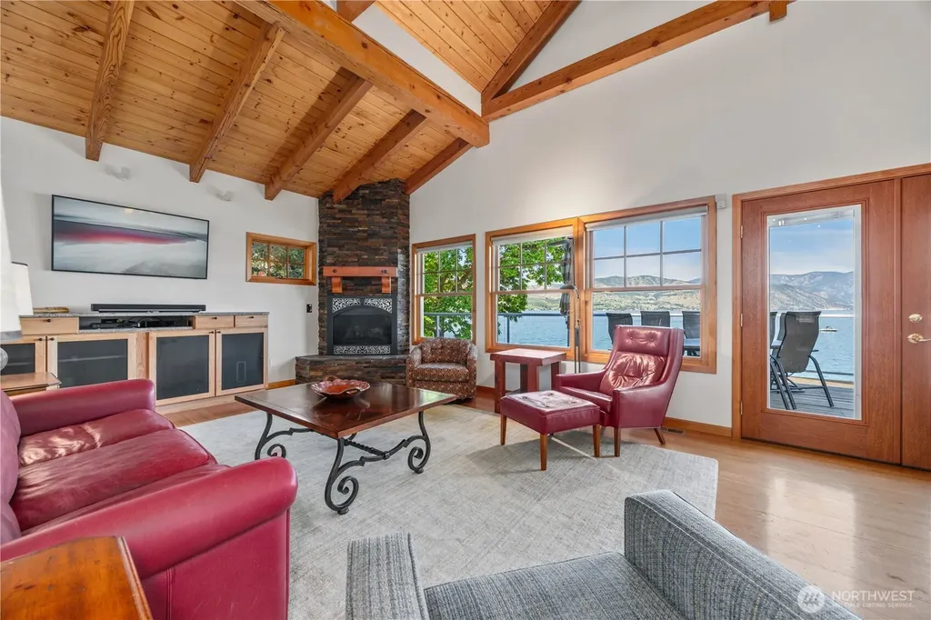 93 Lord Acres Road Chelan WA 98816
