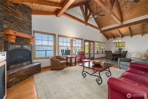 93 Lord Acres Road Chelan WA 98816