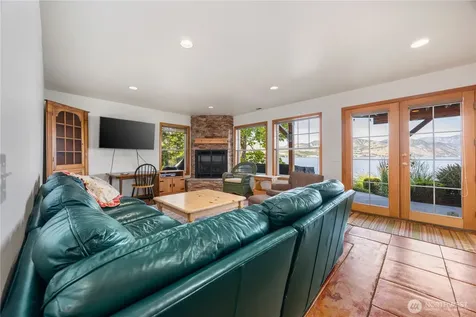 93 Lord Acres Road Chelan WA 98816