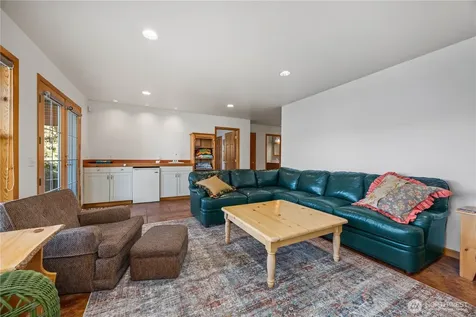 93 Lord Acres Road Chelan WA 98816