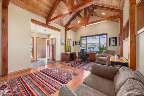 93 Lord Acres Road Chelan WA 98816