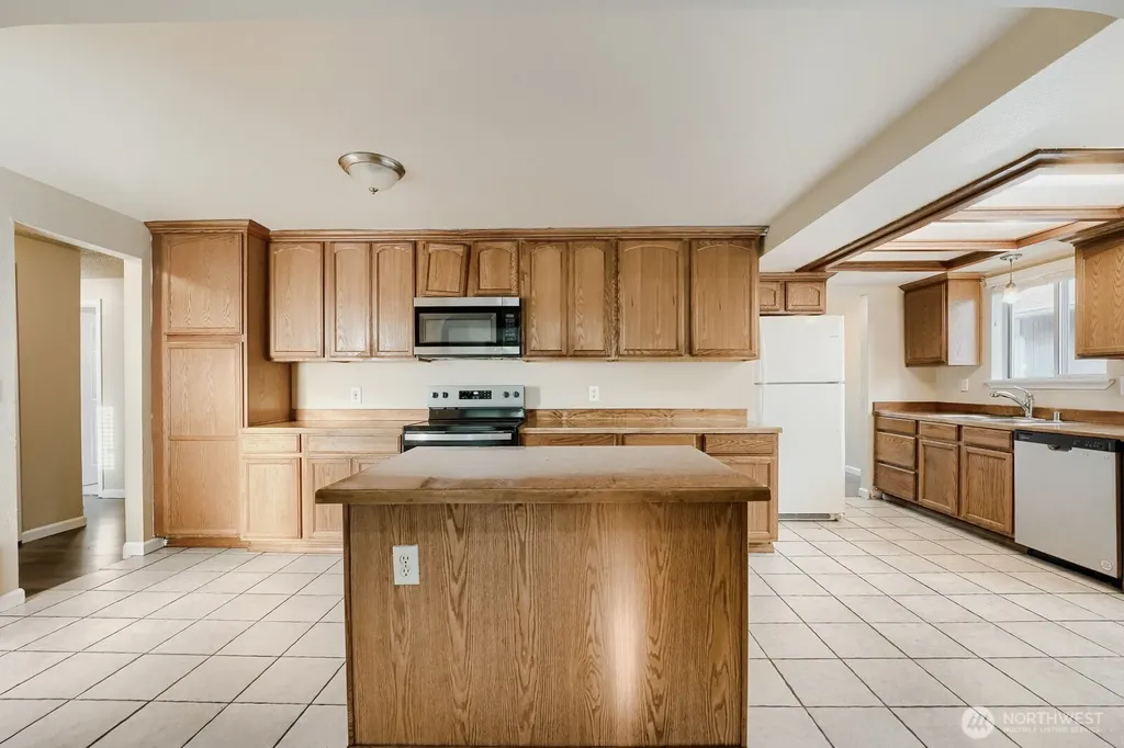 10311 D Street E Tacoma WA 98445