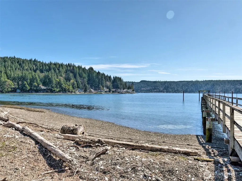 21 NE Shore Place Tahuya WA 98588