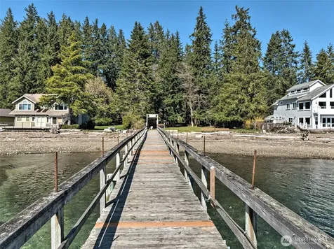 21 NE Shore Place Tahuya WA 98588