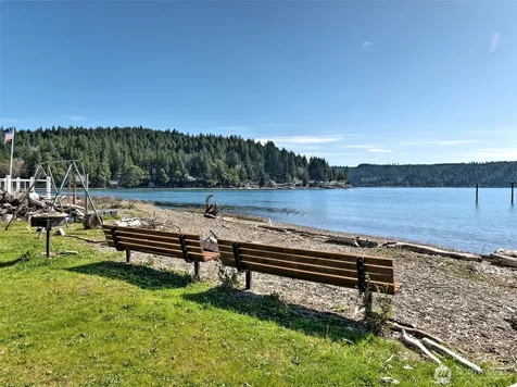 21 NE Shore Place Tahuya WA 98588
