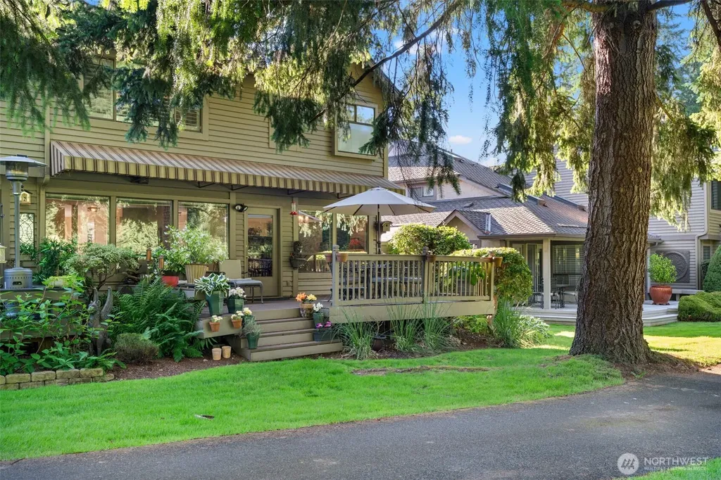 16968 65th Lane NE Kenmore WA 98028