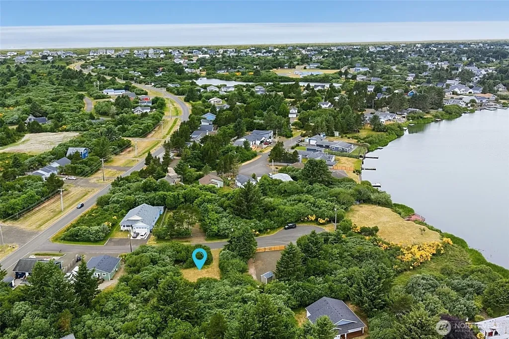 284 Captains Court SW Ocean Shores WA 98569