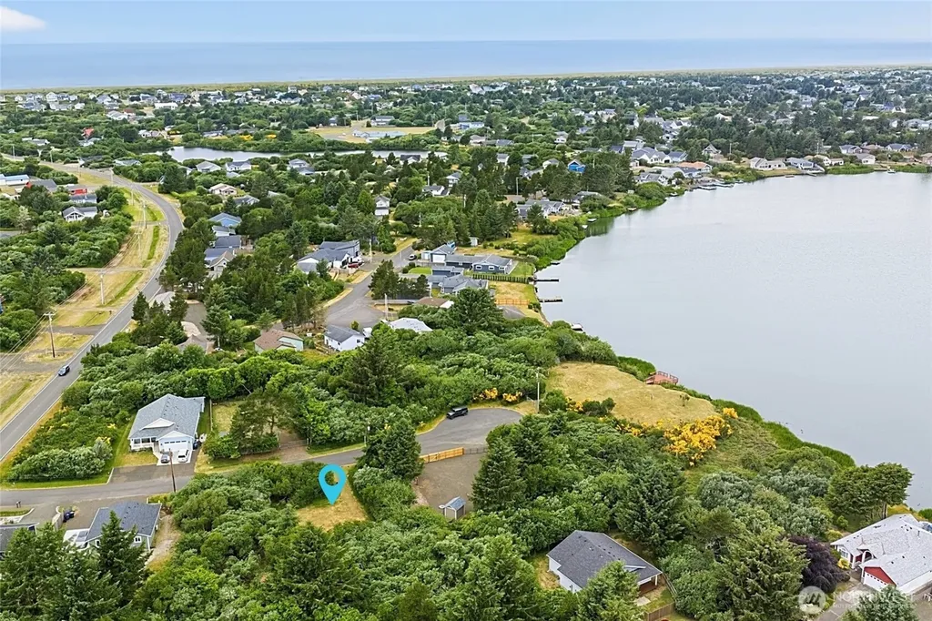 284 Captains Court SW Ocean Shores WA 98569