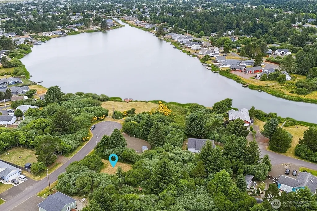 284 Captains Court SW Ocean Shores WA 98569