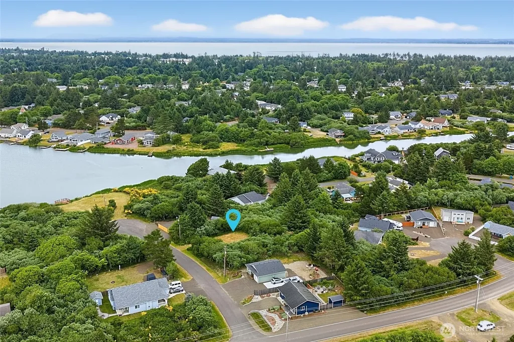 284 Captains Court SW Ocean Shores WA 98569
