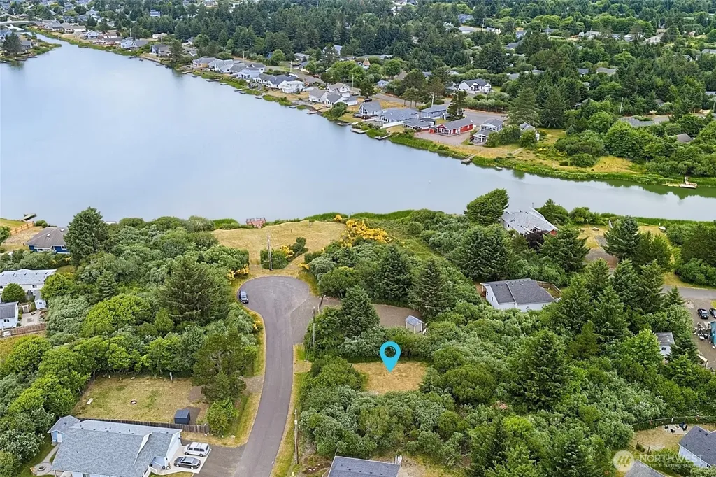 284 Captains Court SW Ocean Shores WA 98569