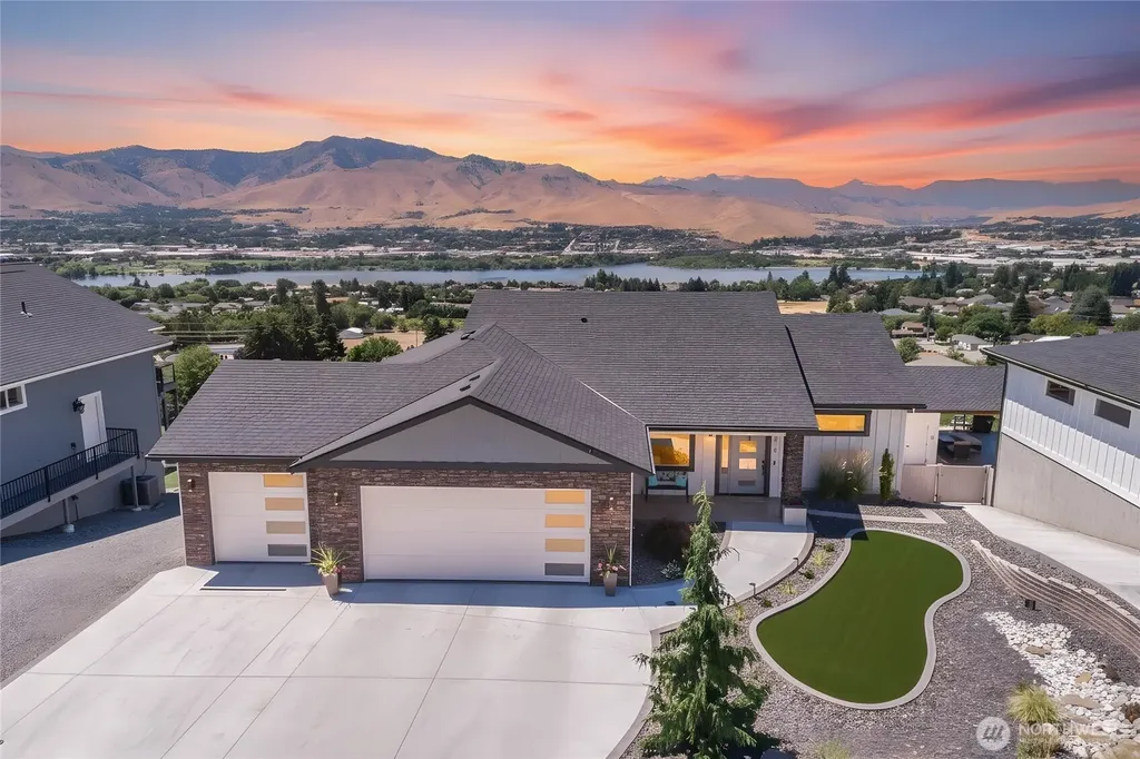 3018 N Breckenridge Drive East Wenatchee WA 98802