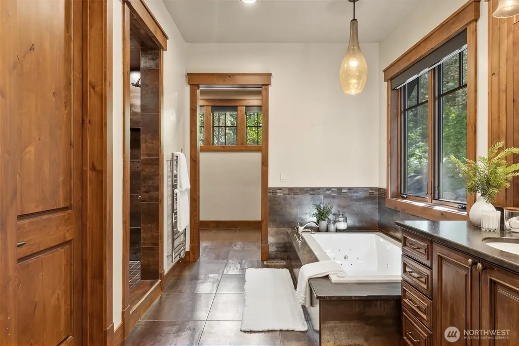 1060 Ruby King Loop Cle Elum WA 98922