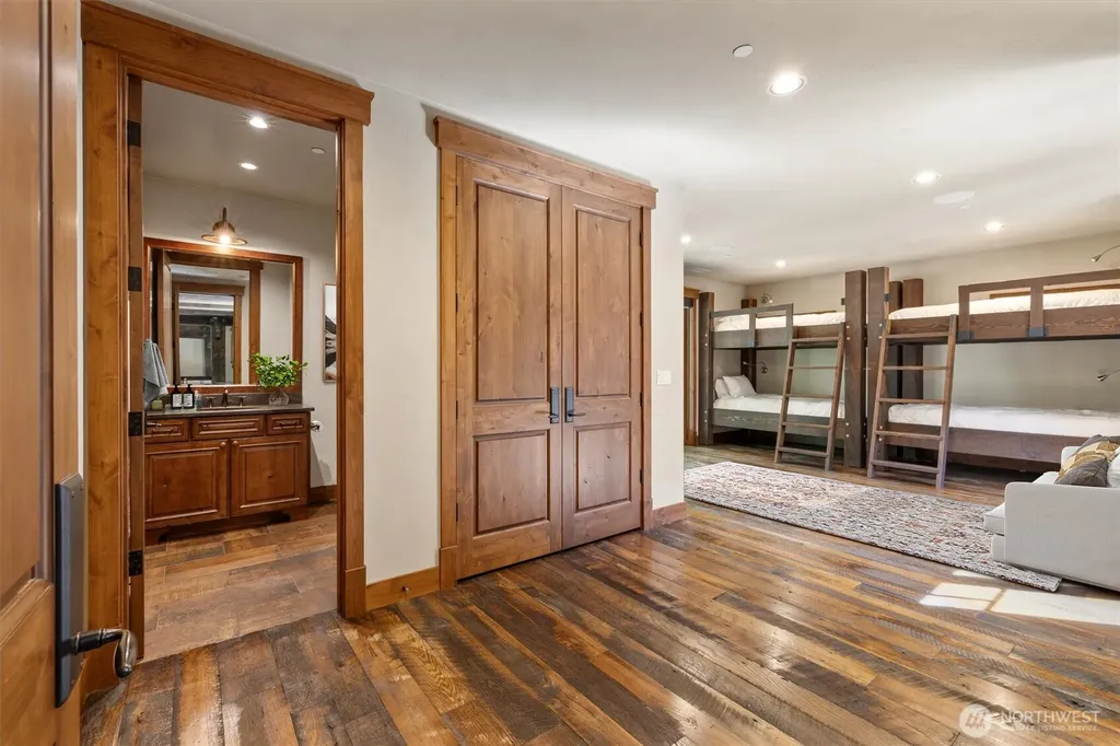 1060 Ruby King Loop Cle Elum WA 98922