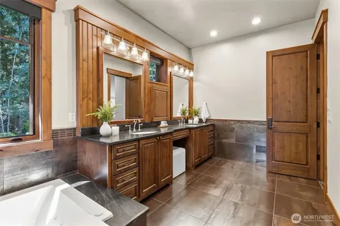 1060 Ruby King Loop Cle Elum WA 98922