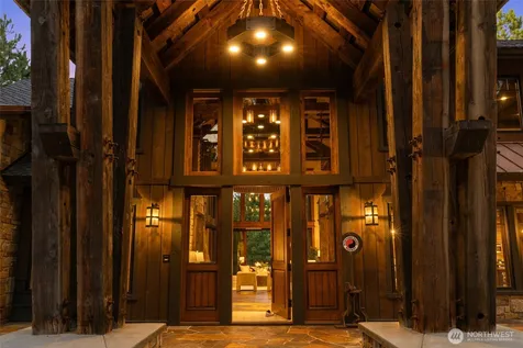 1060 Ruby King Loop Cle Elum WA 98922