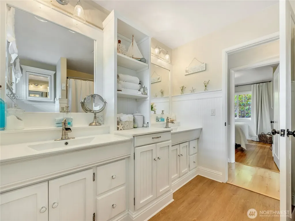 111 S Washington Avenue Long Beach WA 98631