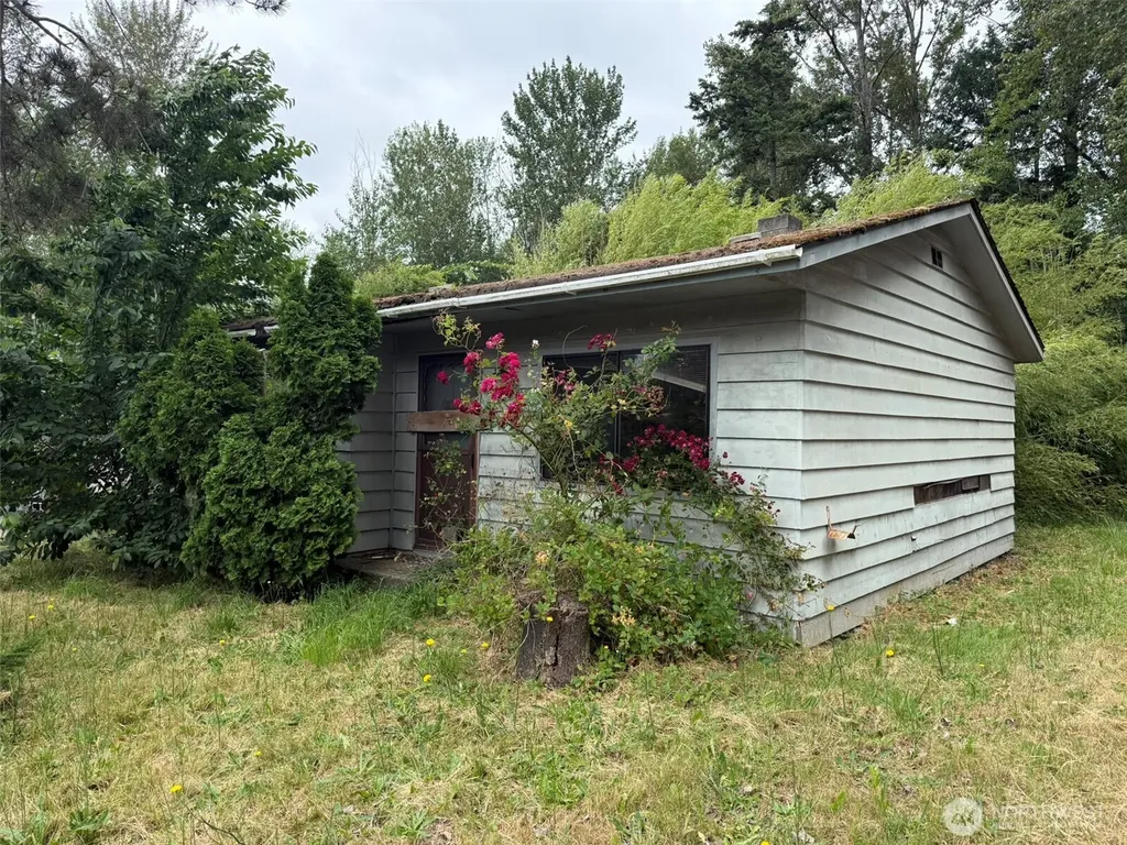1810 S 27th Street Renton WA 98055