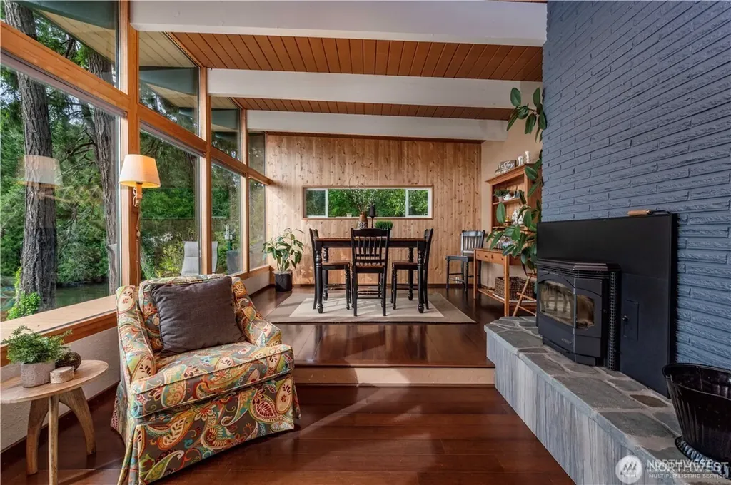 4284 Panther Lake Road W Bremerton WA 98312