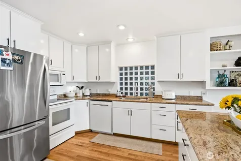 868 + 872 Juniper Pointe Lane Camano Island WA 98282