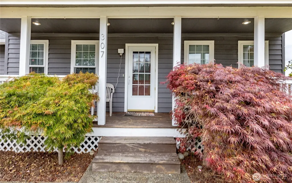 307 4th Avenue N Algona WA 98001