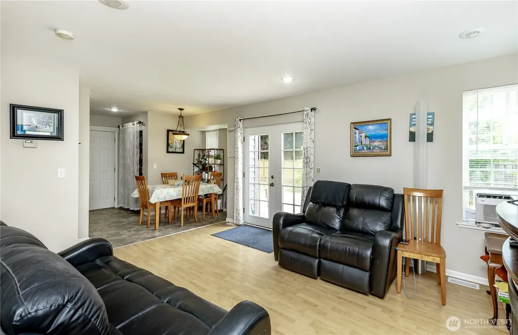 307 4th Avenue N Algona WA 98001