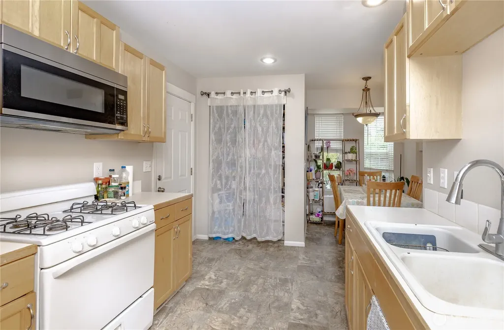 307 4th Avenue N Algona WA 98001