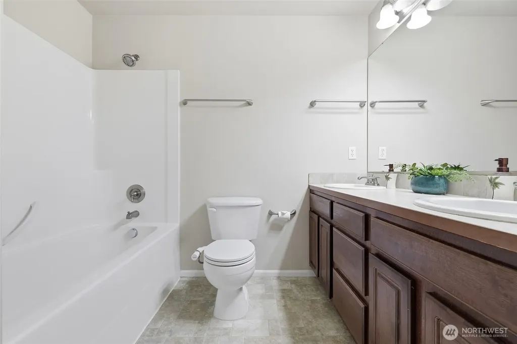 20516 94th Avenue E Graham WA 98338