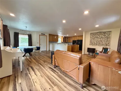 3459 Us Highway 12 Silver Creek WA 98564