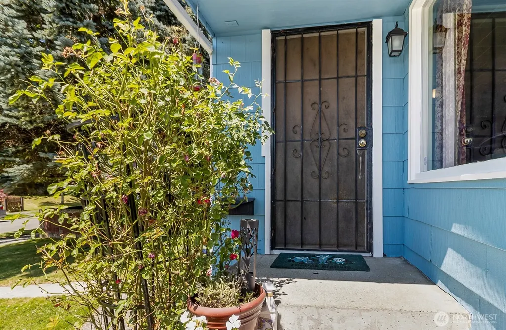 2423 Chestnut Street Everett WA 98201