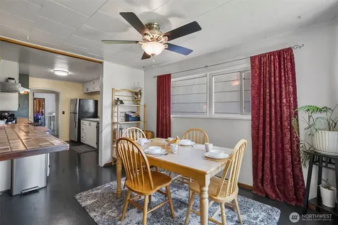 2423 Chestnut Street Everett WA 98201