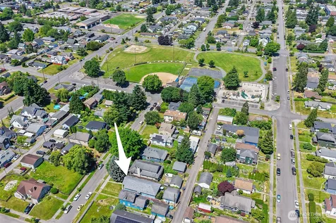 2423 Chestnut Street Everett WA 98201