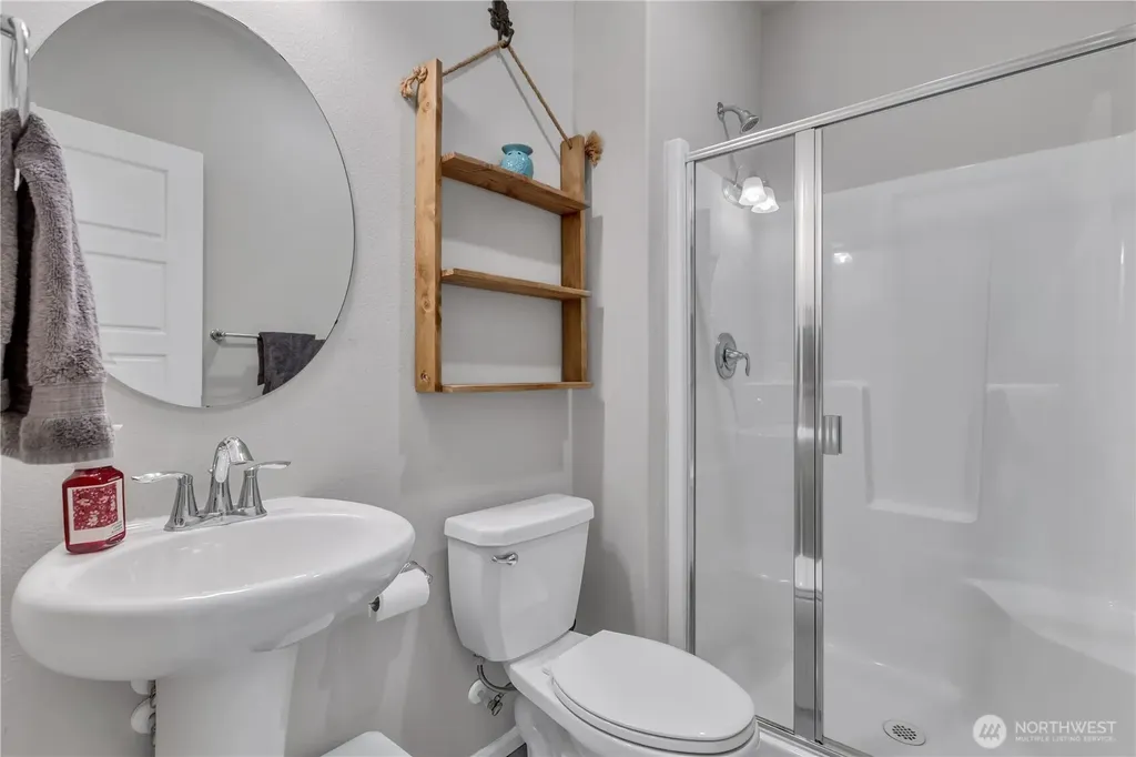 33161 Glacier Avenue SE Black Diamond WA 98010