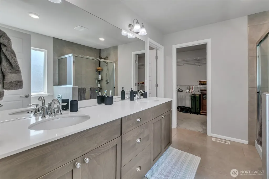 33161 Glacier Avenue SE Black Diamond WA 98010