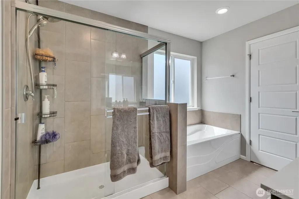 33161 Glacier Avenue SE Black Diamond WA 98010