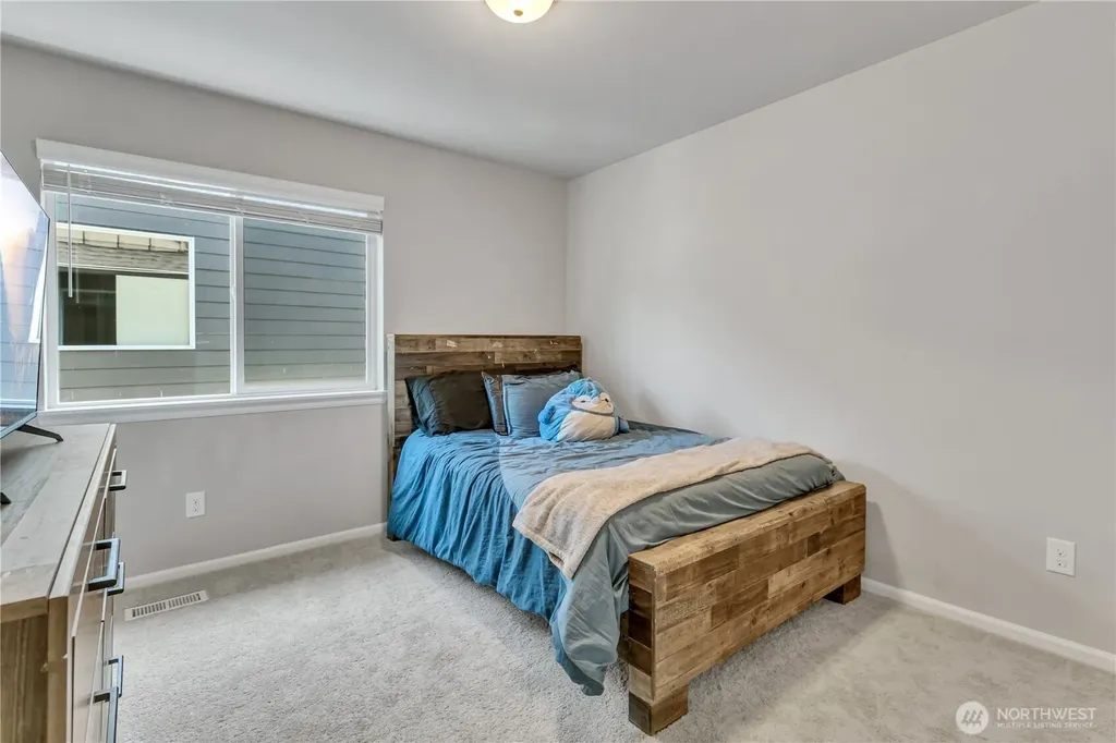 33161 Glacier Avenue SE Black Diamond WA 98010