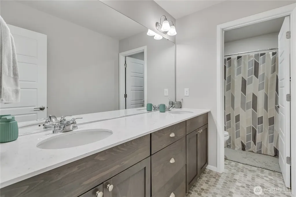 33161 Glacier Avenue SE Black Diamond WA 98010