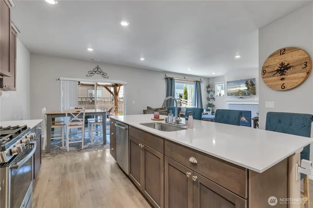 33161 Glacier Avenue SE Black Diamond WA 98010