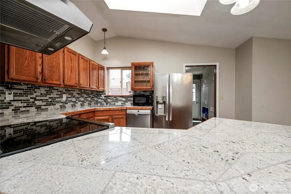 412 Eighth Street Blaine WA 98230