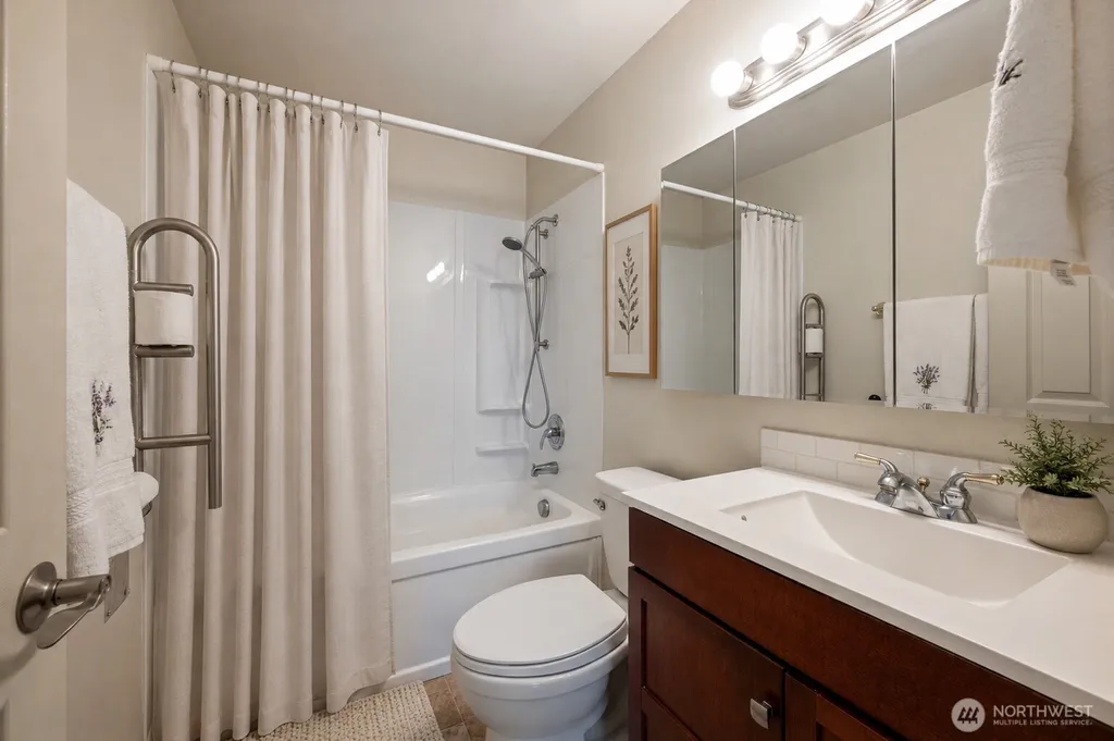 412 Eighth Street Blaine WA 98230