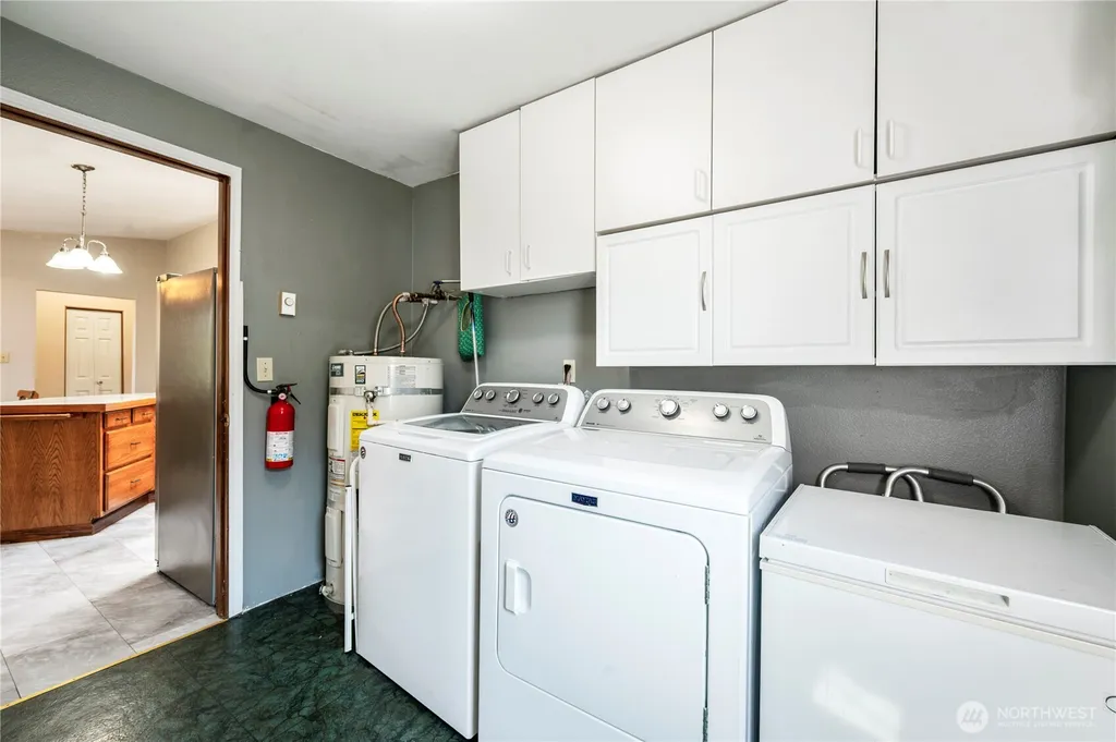 412 Eighth Street Blaine WA 98230