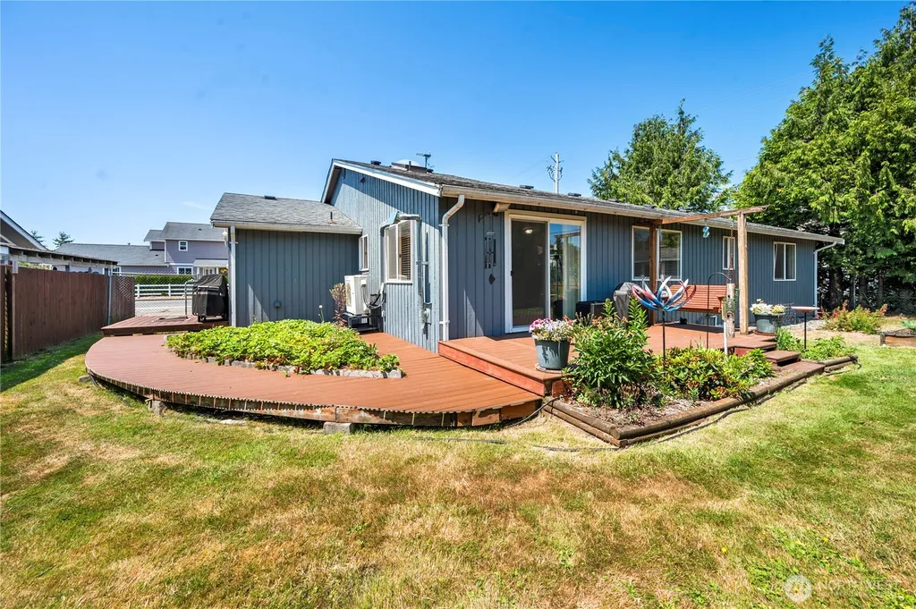 412 Eighth Street Blaine WA 98230