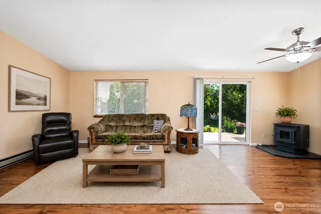 412 Eighth Street Blaine WA 98230