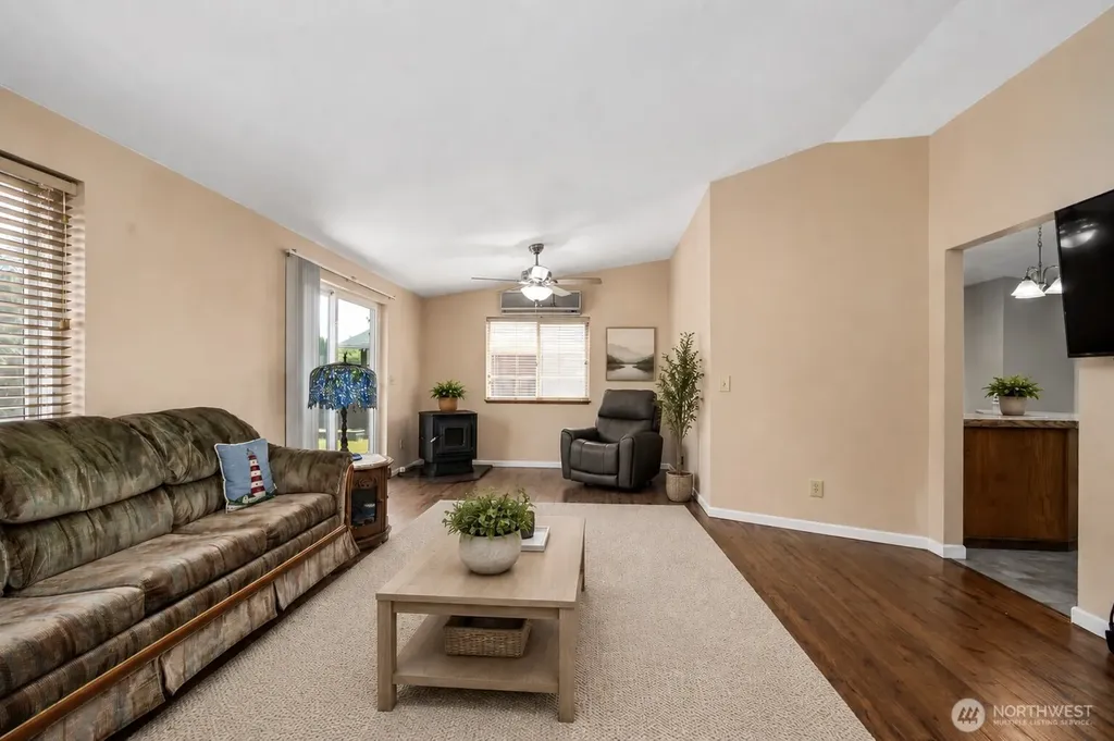 412 Eighth Street Blaine WA 98230